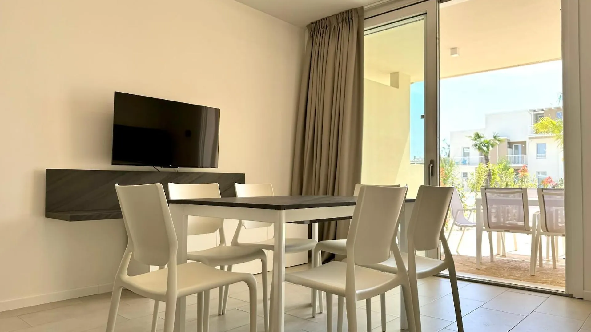 Residence Wave Island - Carraro Immobiliare Jesolo- Family Apartments 0*,